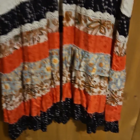 Oli & Hali Sunlit Ruffles Duster Floral Patterned - Picture 9 of 11